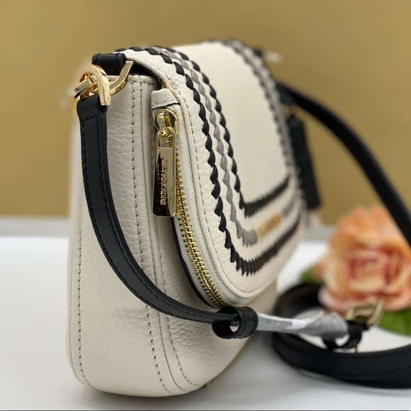 MICHAEL KORS BEDFORD SM FLAP XBODY LT CREAM MULTI - Picture 6 of 16